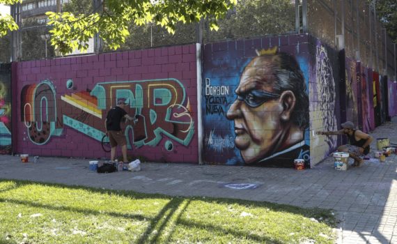 Grafitis en Barcelona contra la censura