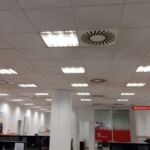 Banco Santander - restauración de falsos techos porosos- antes