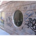 Limpieza de graffitis en mármol y protección - antes