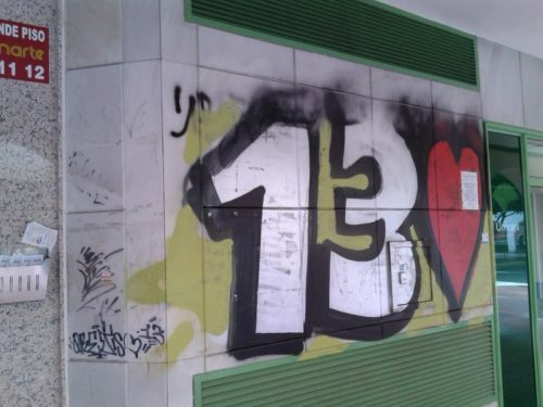 Limpieza de graffitis sobre mármol - Antes