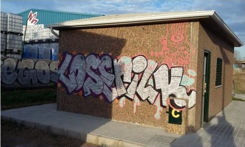 Limpieza de graffitis en chino proyectado - Antes