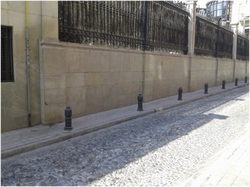 Limpieza de graffiti en abujardado - después